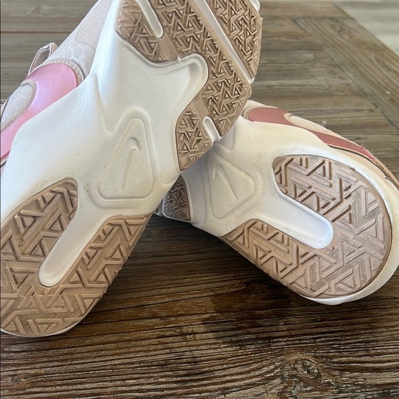 Nike  Sneakers size 8.5 - Picture 5 of 9